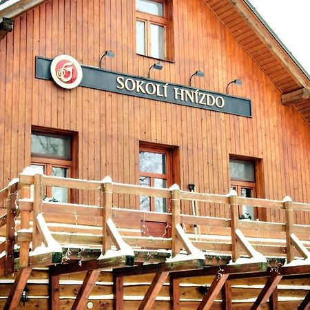 Hotel Sokolí hnízdo Hlaska Exterior foto
