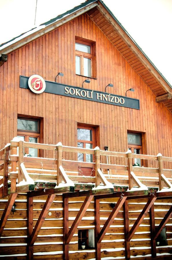 Hotel Sokolí hnízdo Hlaska Exterior foto